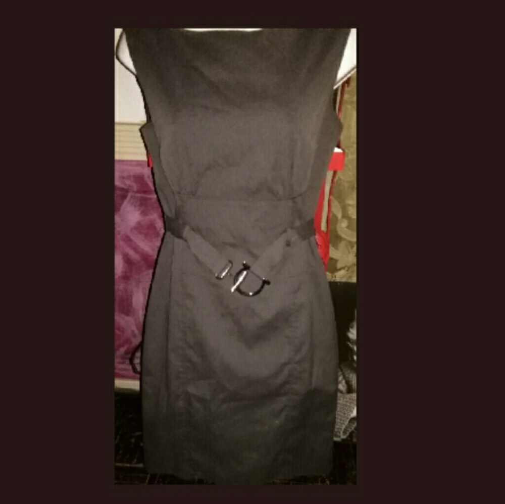 Ladies dress w belt